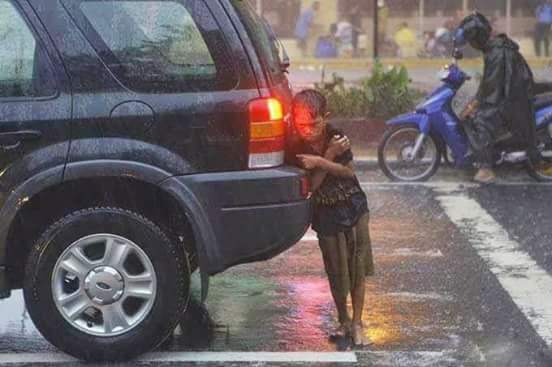 كل شئ جميل ف الشتاء 
ما عدا ارتجاف الفقراء 😞💔