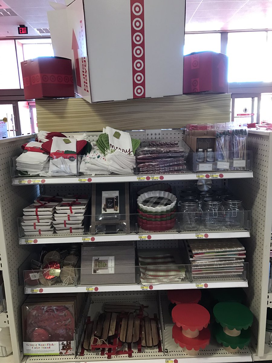 Amanda_TGT's tweet photo. #FOSstrong We have a full &amp; impactful #BullseyesPlayground #Christmas #Seasonal #TargetDollarSpot #TargetDoesItAgain #T1869 #RedlandsTarget https://t.co/1EbdHYoWVR