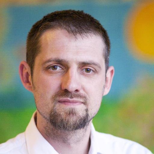 Aagusan's tweet photo. Esta vez no ha podido ser, pero el mensaje es claro. Eres el futuro de EQUO, @fmarcellesi. #PolíticaEnVerde https://t.co/A9IkyXXY2m