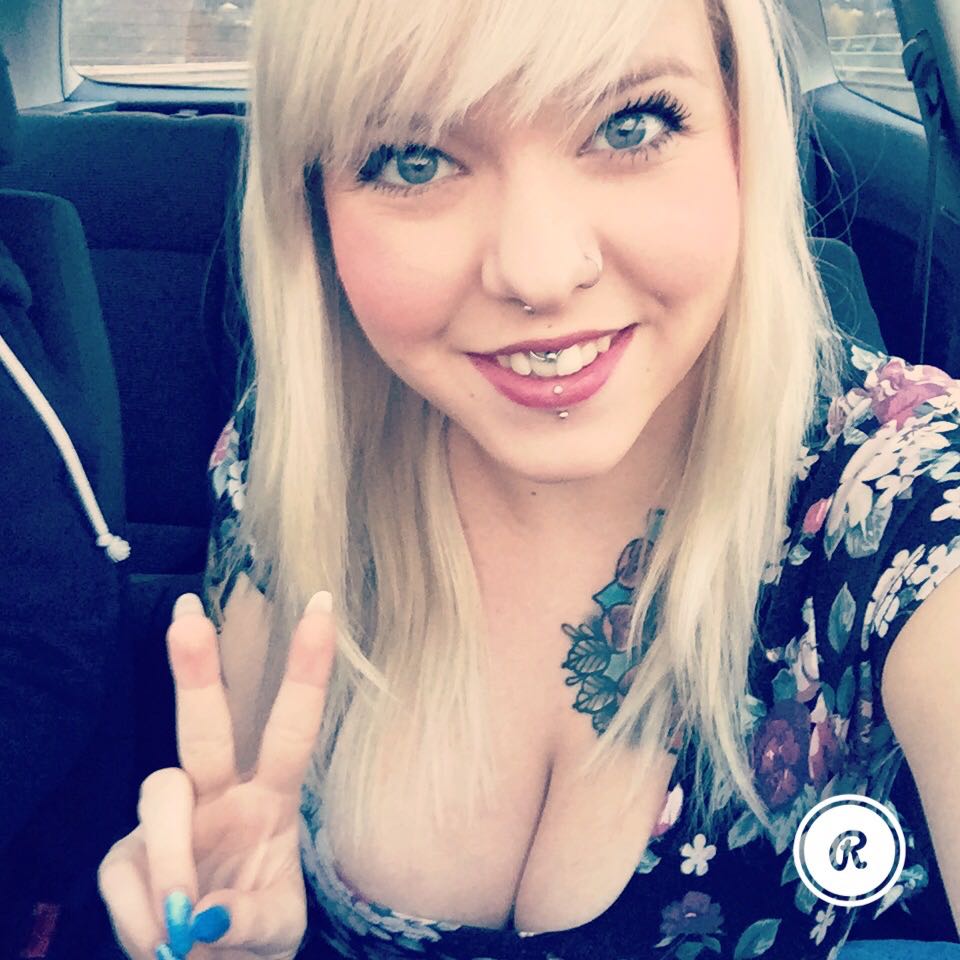 Auf geht's nach #Koblenz 😍 Wünsche euch allen einen wunderschönen #Sonntag 😘 https://t.co/sgHHmkiqRH