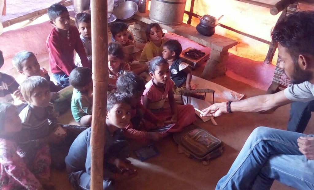 chambalyouth's tweet photo. Today's #SundayClassroom in new place
वे बच्चे जो कभी स्कूल नही गए। @ChouhanShivraj @thebetterindia @aajtak https://t.co/JZKyyl96yG