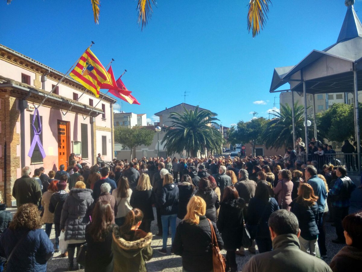 chobentuZGZ's tweet photo. Concentración en Casetas en repulsa de un nuevo caso de agresión machista #NOesNO https://t.co/xzt7ev9mpk