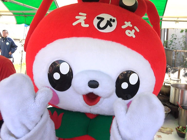 nleadacchan's tweet photo. おくちあ～んは恥ずかしすぎて丁重にお断りしたにゃ～ #深谷市産業祭 https://t.co/hLT0R0GY6K
