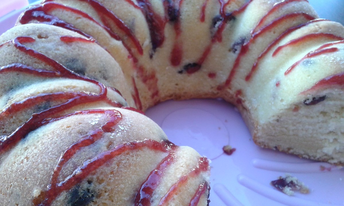 #HomeMade #cranberry #SpongeCake from <a href="/mc_chocolatier/">MC.Chocolatier</a>