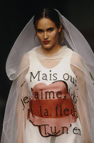 GodrecheFanClub's tweet photo. JUDITH GODRECHE EN 94 POUR LE PRET A PORTER COLLECTION: CASTELBAJAC. https://t.co/1fInLgLHHE