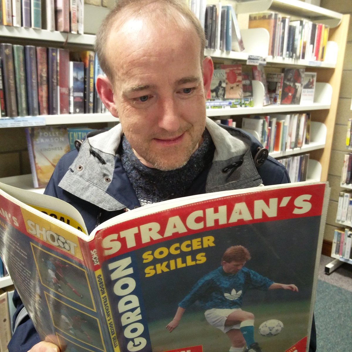 lovethechair's tweet photo. Some more of our faves. Band joke alert: Hop-a-long Gav hurt his leg recently playing should-know-better football ⚽😥 #LovetoRead @BBC6Music https://t.co/iPgGjkayOS