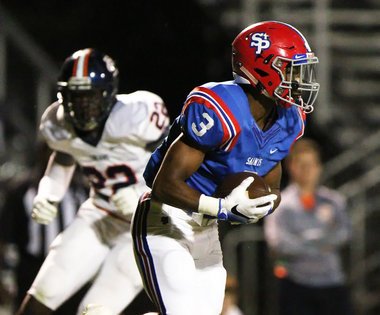 Log your vote for the top Coastal Alabama football performance for Week 1 of the playoffs trib.al/krtUhDn