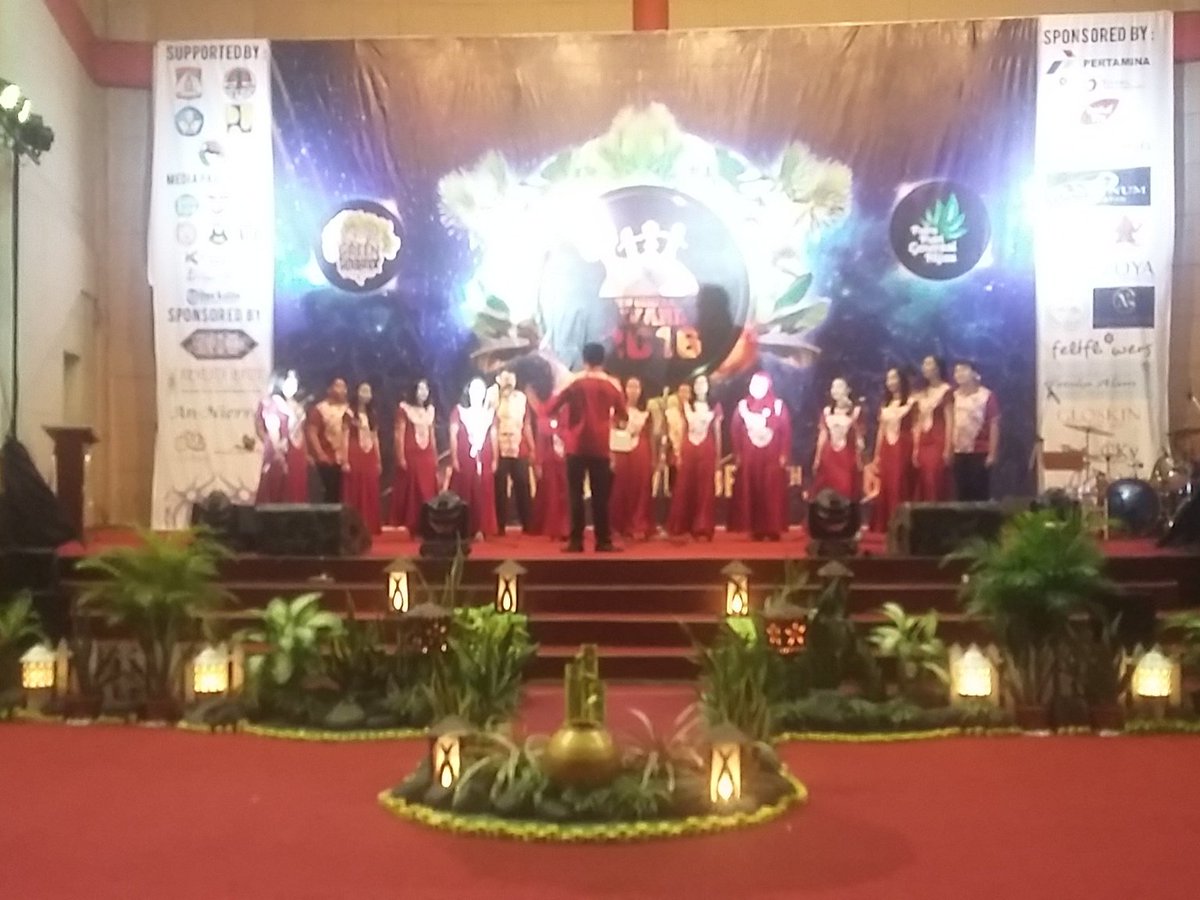 Penampilan dari Smanca Choir