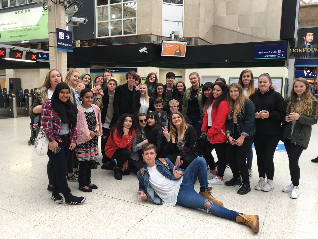 CelebMix tweet picture