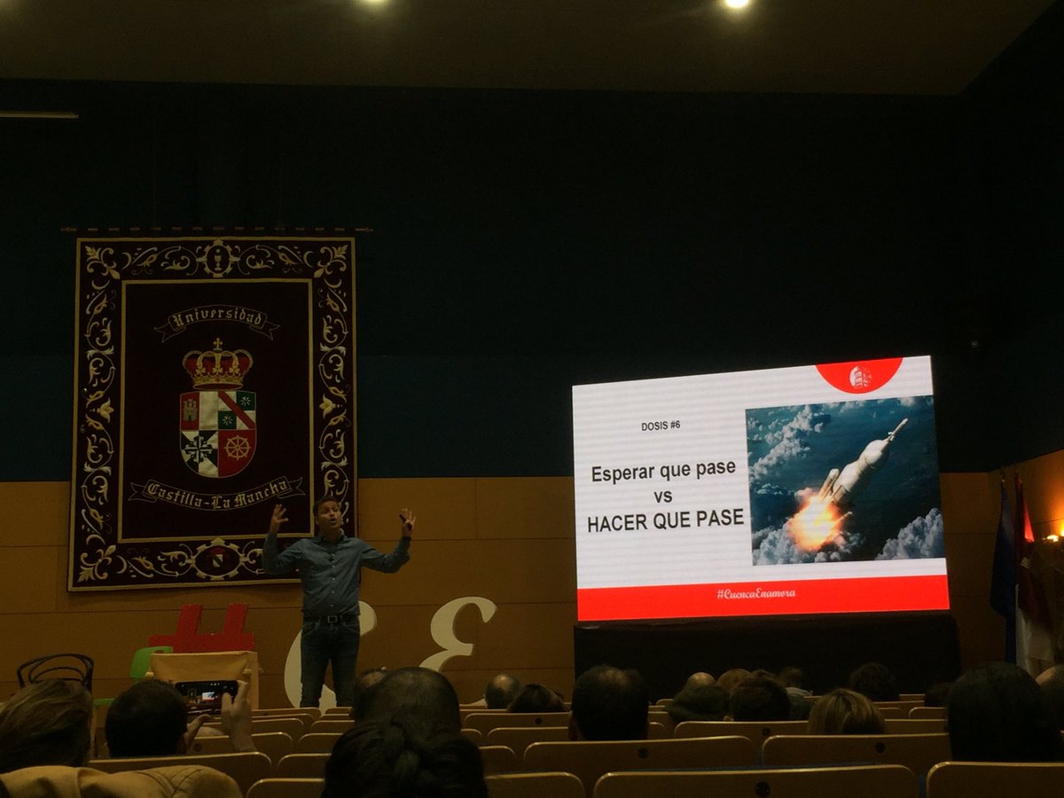 _zascandileando's tweet photo. Carlos Delgado de @LevelUpNegocios nos da 6 dosis de realidad  para triunfar en los negocios #CuencaEnamora #EnamoraTDCuenca https://t.co/n1fFutbT6v