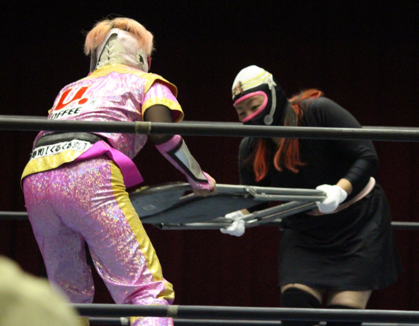 Uzivatel ちび Na Twitteru 11月6日 日 大阪 平野区民ホール Osaka女子プロレス イレブンブリッジ 第一試合 ひっかけ橋ランブル 分1本勝負 ポリスウ メン 救世忍者 乱丸vsクロネコ にゃんば ポリスウ メン 救世忍者 乱丸 乱丸さんにイスが誤爆 Uzivatel ちび Na Twitteru 11月6日 日 大阪 平野区民ホール Osaka女子プロレス イレブンブリッジ 第一試合 ひっかけ橋ランブル 分1本勝負 ポリスウ メン 救世忍者 乱丸vsクロネコ にゃんば ポリスウ メン 救世忍者 乱丸 乱丸さんにイスが誤爆