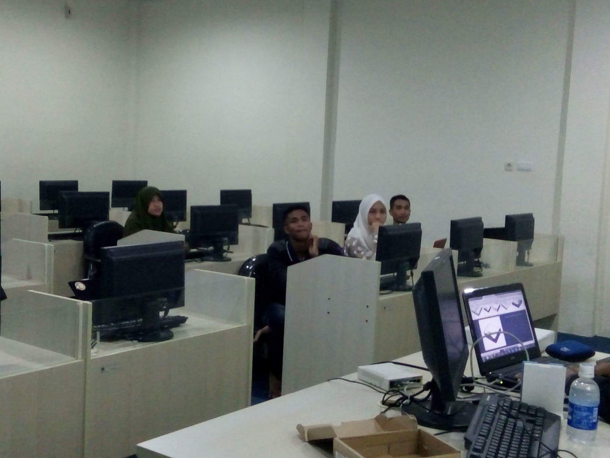 Pembelajaran Jaringan malam ini bersama KSL UNG. #KSLUNG