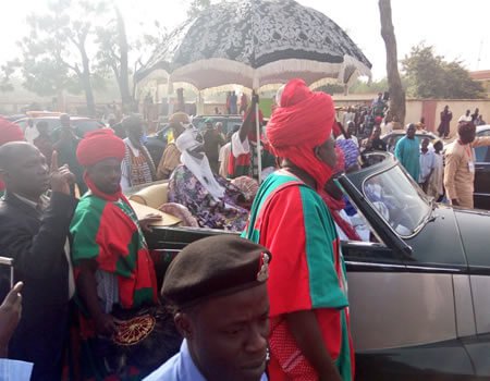 nigeriantribune's tweet photo. WATCH VIDEO | #SultanAt10: Emir Sanusi Lamido of Kano arrives Sokoto Durbar in style - https://t.co/mc93mcW51W https://t.co/4PxiNYKfw1