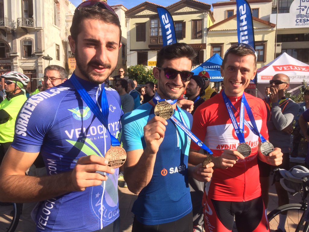 #granfondocesme uzun parkur genel klasman erkeklerde agit salman, gökhan uzuntaş ve  murat kr ilk üç sporcu oldular. #Bisiklet