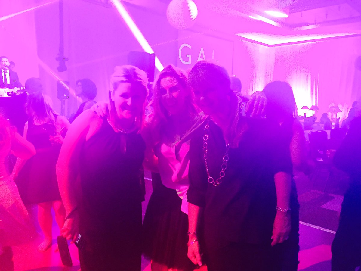 Thanking @AnnRickenbacker who celebrates her last night @WestinOttawa as she moves on to a new journey <a href="/ShopStunning/">Stunning!</a> @KimothyWalker