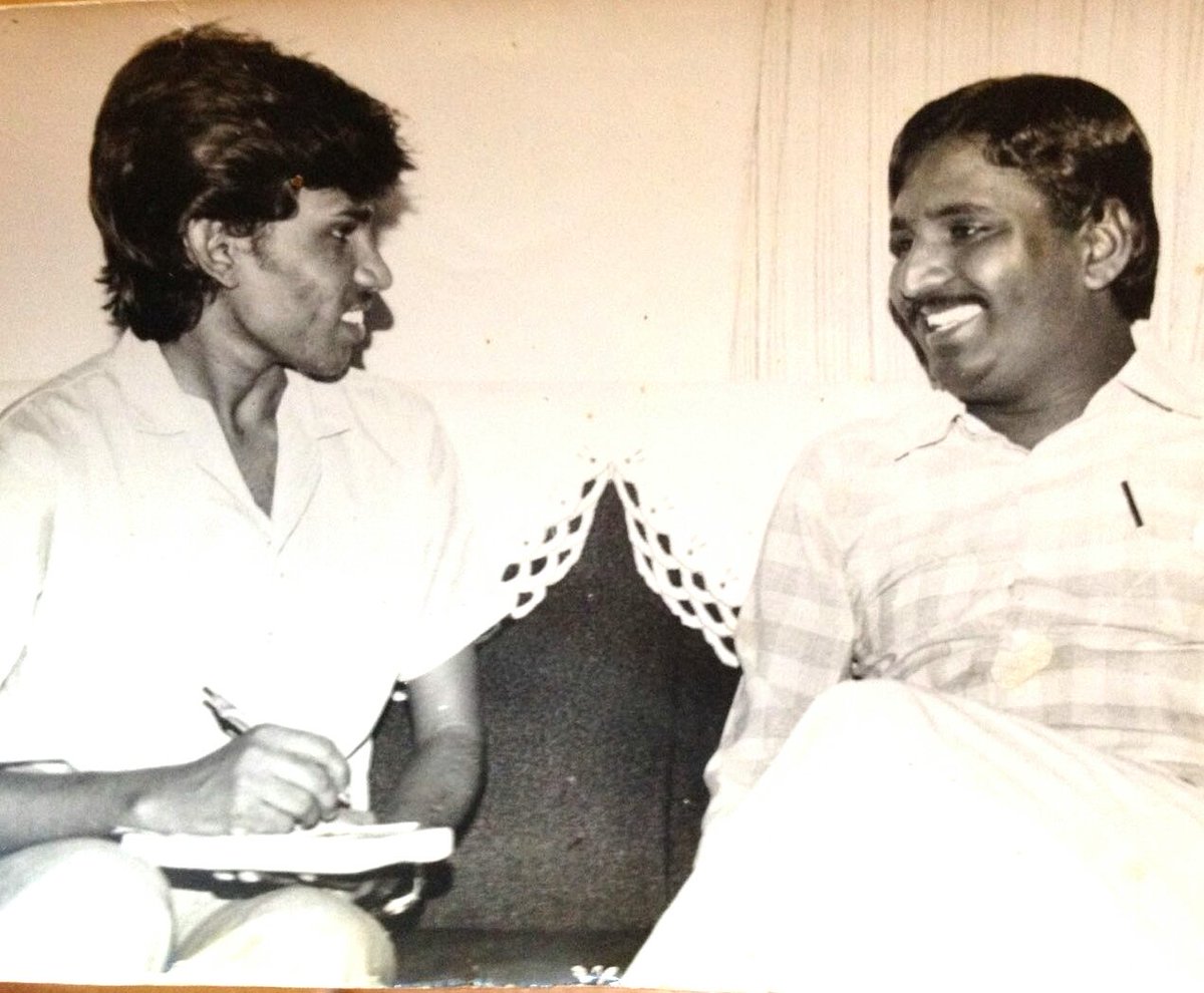 ARASUPERARASU's tweet photo. இந்த வாரம் பாக்யாவில்
கவிப்பேரரசு வைரமுத்து அவர்களை 
நான் நிருபராக சந்தித்த அனுபவங்களை
எழுதியிருக்கறேன் https://t.co/vfjxtasaZA