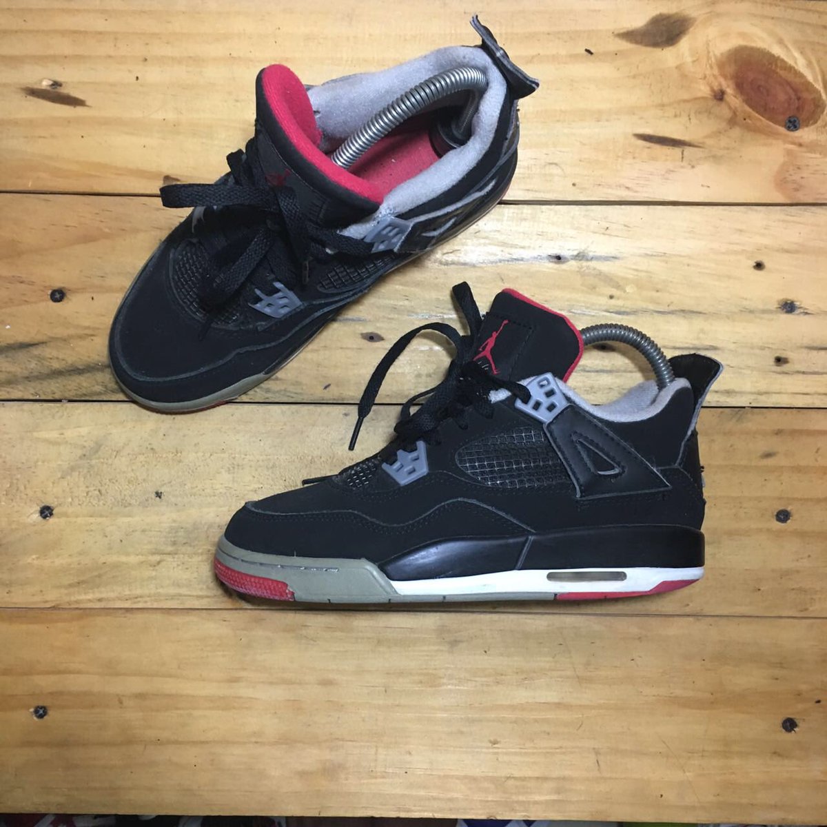 ekaazahidin's tweet image. I cannot brain. Which one should I choose? 😭😂 #airjordan #airjordan4 #helpmechoose