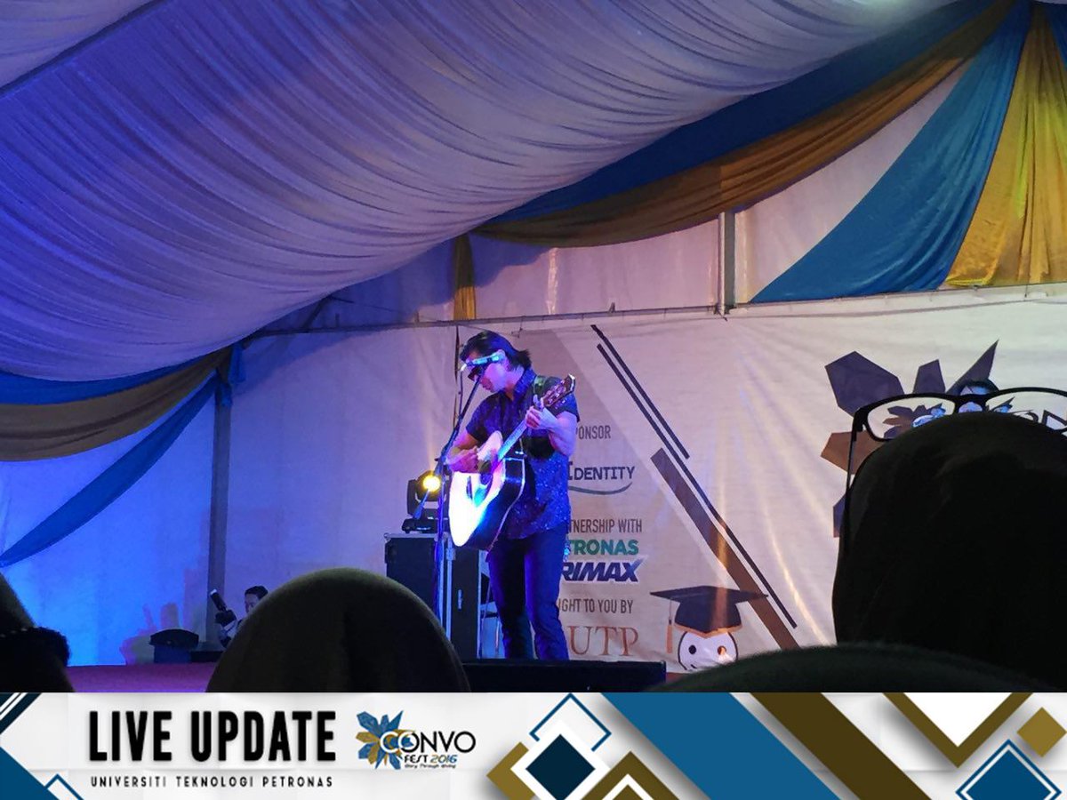 CONVOFEST_UTP's tweet photo. 🎉Live update - Day 3 of CONVOFEST 2016 is here and head on down to V4 Convosquare for our CONCERT NIGHT ❗🎉
#CONVOFEST2016
#utpconvo16 https://t.co/hlp0CGtHKn