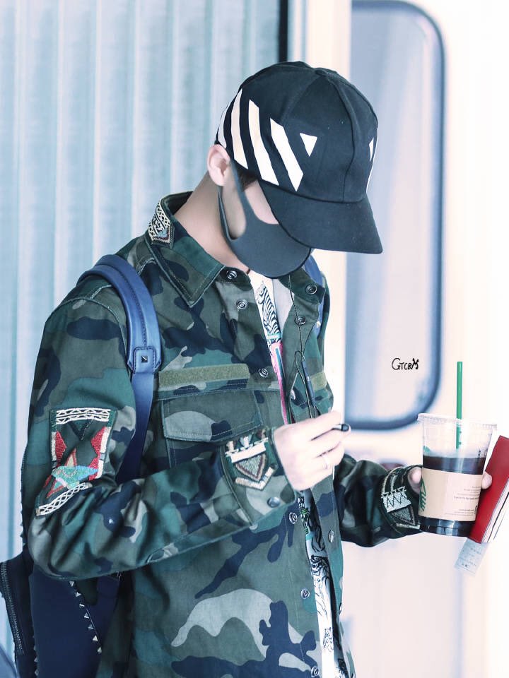 lucoolu_'s tweet photo. 160417 Beijing-Incheon
cr.GTCRM鹿M
#LuHan #鹿晗 #루한 #ルハン #HighResolutionLuHan https://t.co/Tuxsy3A4aD