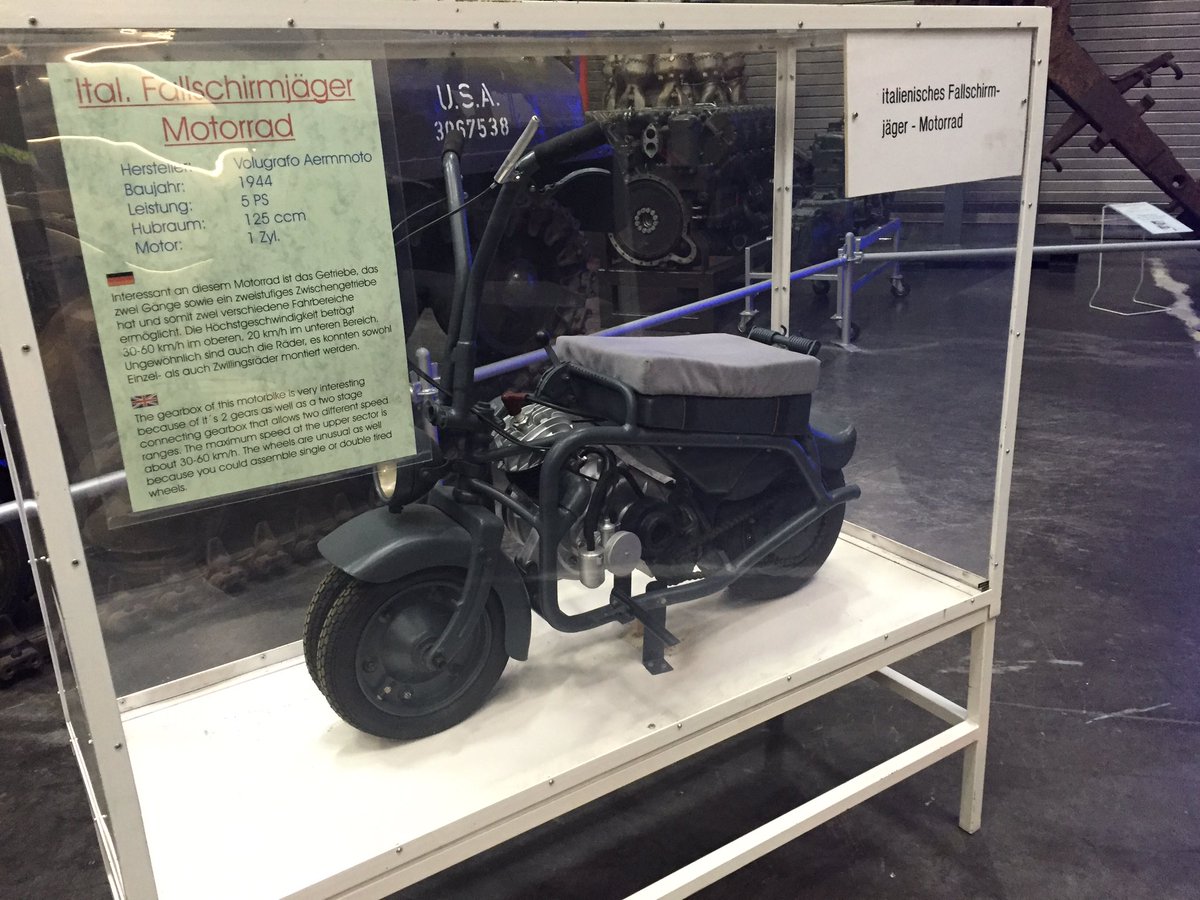 時雨沢恵一 Twitterissa なんだコレ ってイタリアの空挺バイクですか初めて知りました モデルは違います モトコンポです Rt Soar Mmm Sigsawa 先生 ジンスハイムの博物館でモトラド見つけたのですがこれってソウのモデルですか T Co D59bwds6ay