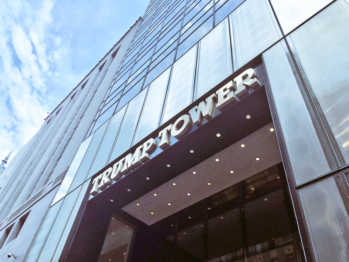 TrumpStudents's tweet image. Students for Trump takes NYC this week! Tweet us if you are going to be in NYC for Election Day! #MAGA @realDonaldTrump @TeamTrump