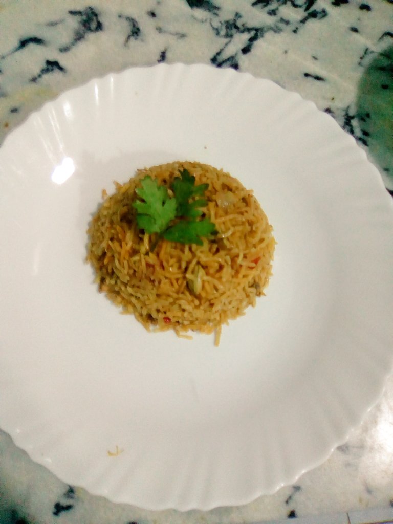 nisa__creations's tweet photo. I made it #SimpleBiryani hope isn't looking bad :( first bite for @S1dharthM π https://t.co/U4TbRn1upx