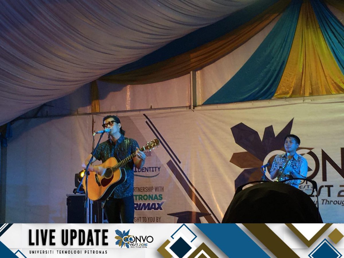 CONVOFEST_UTP's tweet photo. 🎉Live update - Day 3 of CONVOFEST 2016 is here and head on down to V4 Convosquare for our CONCERT NIGHT ❗🎉
#CONVOFEST2016
#utpconvo16 https://t.co/92CMxGjLIE