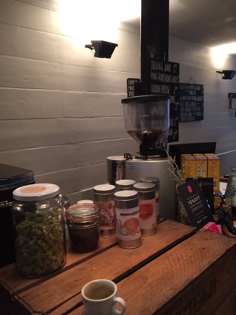 PerfectDailyG's tweet image. Sunday coffee @fernandezwells ☕️️👏🏻 #FincaLimoncillo #pulped natural #caturra☕️️