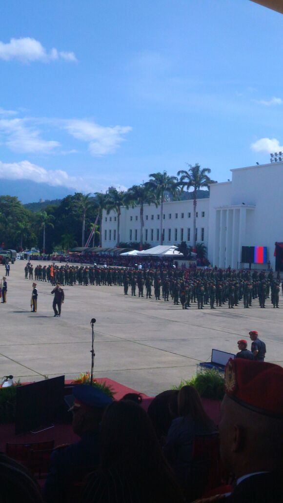 jdavidcabello's tweet photo. Hoy hace 45 años Hugo Chávez fue investido cadete en la Academia Militar, ejemplo de lucha para una Patria entera #DeCadeteAComandante https://t.co/AbAzkDwoX3