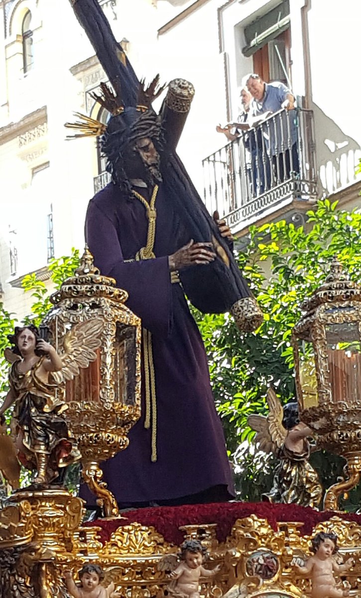 Elcostal23's tweet photo. El señor llegando a la alameda [15:19]  #GranPoderSevilla16 https://t.co/E0IUltM1pG