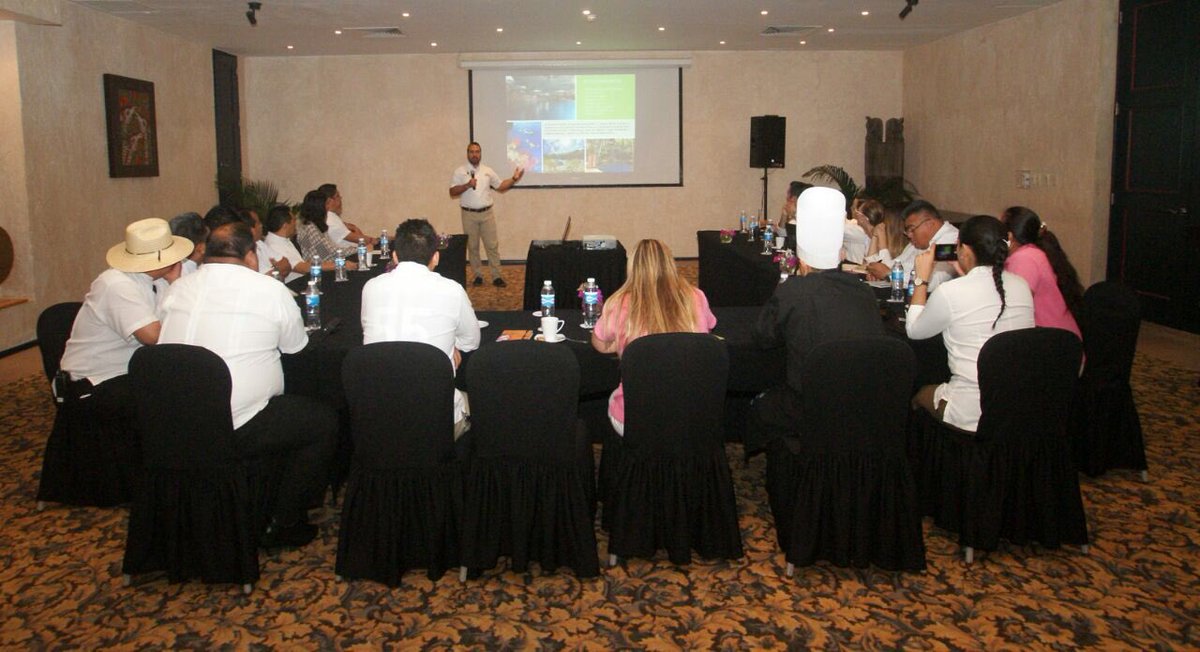 Reforzamos con el sector hotelero la difusión de nuestros atractivos turísticos. Que los turistas conozcan toda la belleza de #PtoMorelos