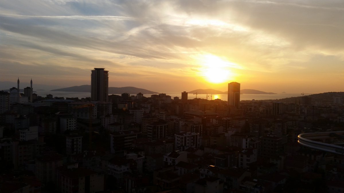 sakalinxx's tweet photo. Müthiş bi manzara eşlik etmek isteyen? https://t.co/DfD2gk4Jjb