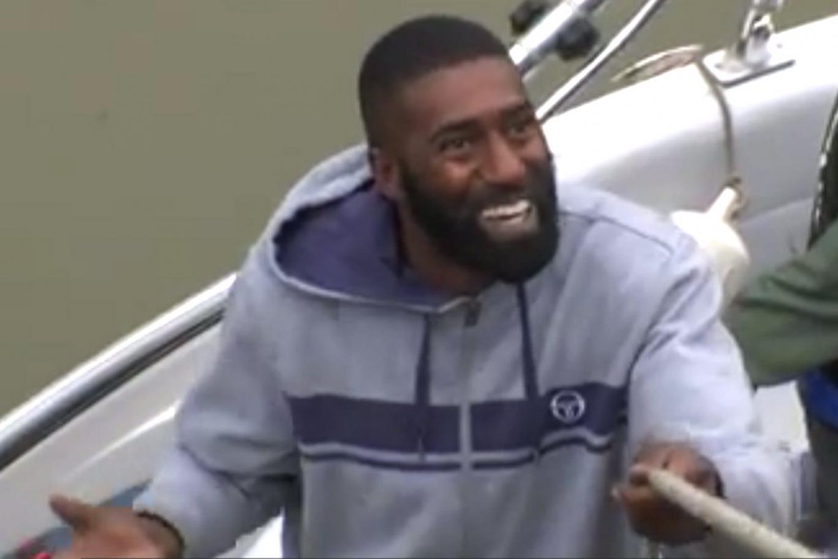 VexBlackFemale's tweet photo. River Thames leisure boat owner claims police keep stopping him on the river because he is black https://t.co/tPfVnoED7F