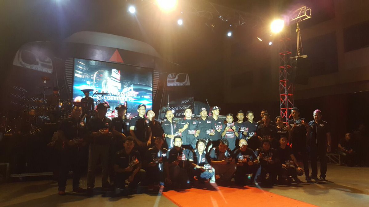 blackxperience's tweet photo. Blacktherhood se-Indonesia! Keep the spirit ya !! #BlackNation #JamboreBCC2016

https://t.co/ggmrmagLTd https://t.co/08WByL0gnu