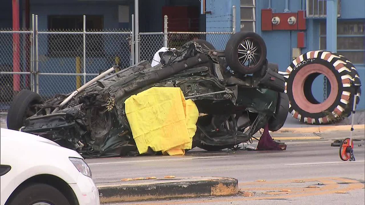1 killed, 3 hurt in street race crash bit.ly/2ed9jwk?utm_me… https://t.co/L9GMtxKAok