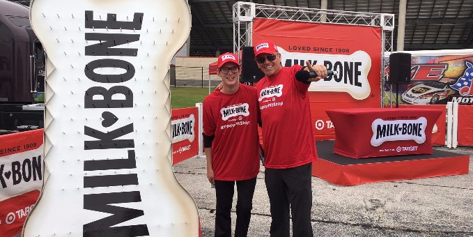 MilkBone's tweet photo. Don't miss TODAY's dog shows on the Milk-Bone midway stage @TXMotorSpeedway! Showtimes are 9:45 AM and 12 PM CDT! #PuppyPitStop #TeamTarget https://t.co/pCmUyLBHKz