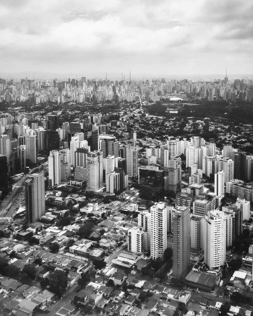 flaviosamelo's tweet photo. #saopaulo 🏳🙏🏴 #brasil #blackandwhitephotography #tudipretoebranco #aluguelnaodorme #cellphonephotography #fotodecel… https://t.co/iSroeqz5vQ