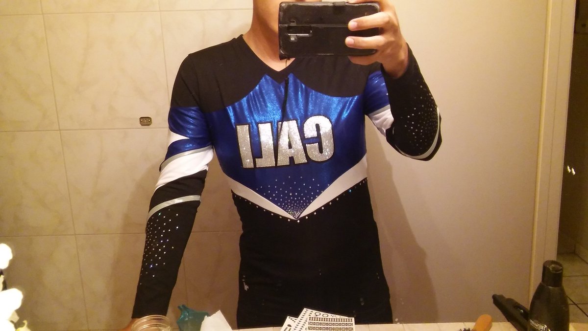 uhlexizzzz's tweet image. Wish us luck 🙏 #firstcomp