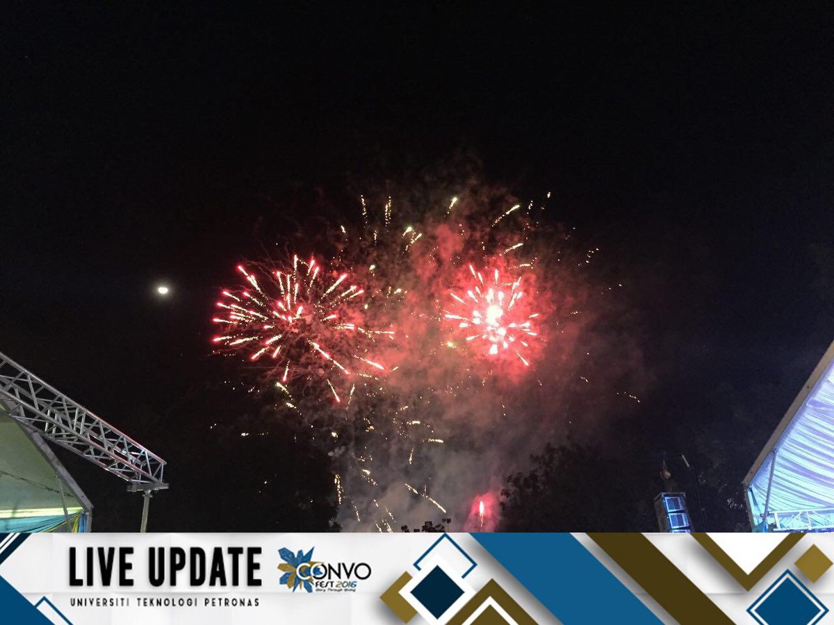 CONVOFEST_UTP's tweet photo. 🎉Live update - Day 3 of CONVOFEST 2016 FIREWORKS SHOW❗🎉
#CONVOFEST2016
#utpconvo16 #hermomy #youthstoday https://t.co/RaRxrhanlV