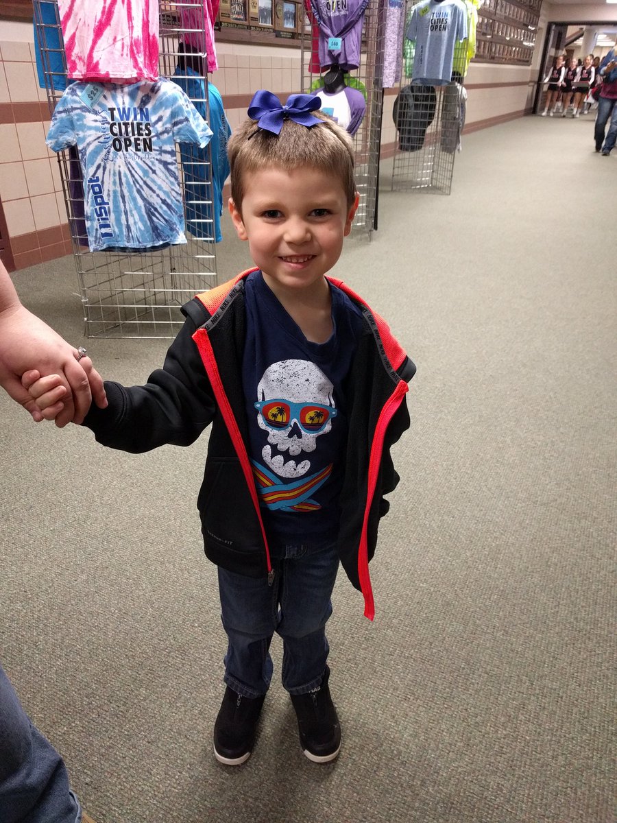 EastviewCheer's tweet photo. How cute is this??? Stop by and join the fun! https://t.co/ve51gWFCBD