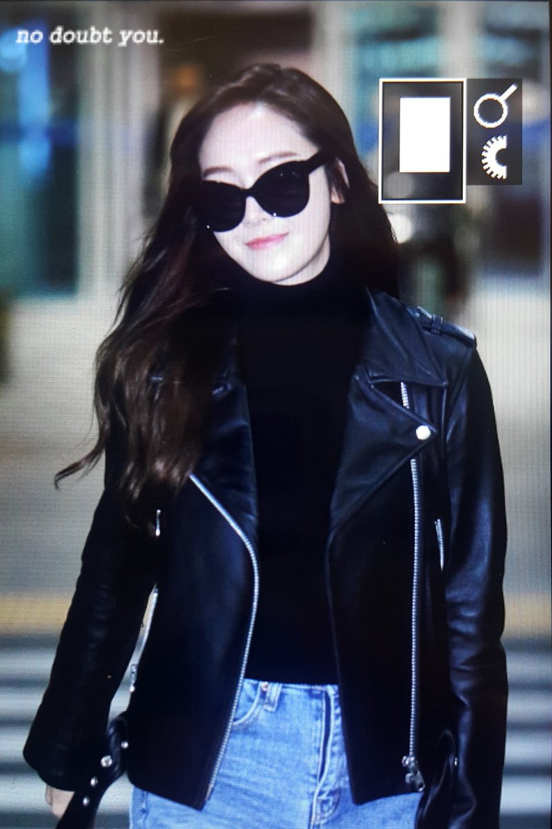 nodoubtyou's tweet photo. 161107 장시간✈ 수고해써ㅜㅜ https://t.co/ES8XGjIqNe
