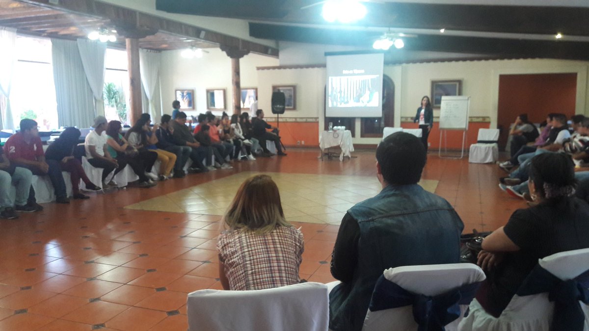 MukiraOrg's tweet photo. Comenzamos el 2do día del #LabMich escuchando a @dany_sepulveda sobre la experiencia Tijuana https://t.co/nktASS48oo