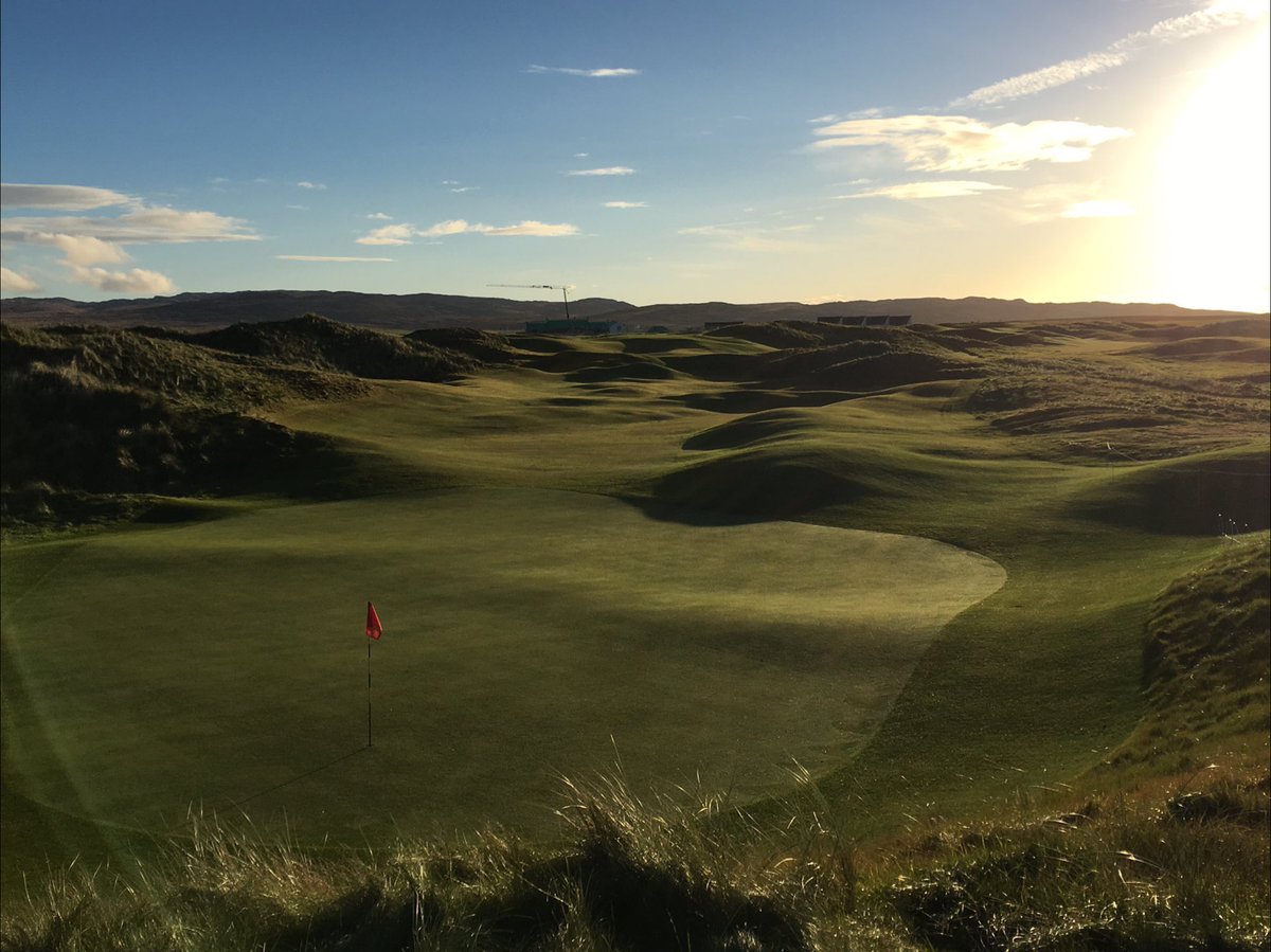 DJRussellgolf's tweet photo. The new 5th @Machrie_Golf looking great in the morning sunshine #linksgolf#Islay https://t.co/IJMnTjFOaE