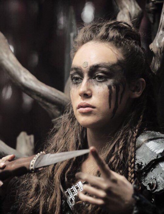 xthreads_'s tweet image. Lexa 

- heda
- badass
- loved Clarke
- I miss her so badly
- jus drein jus daun
- HOT AF
- deserved better