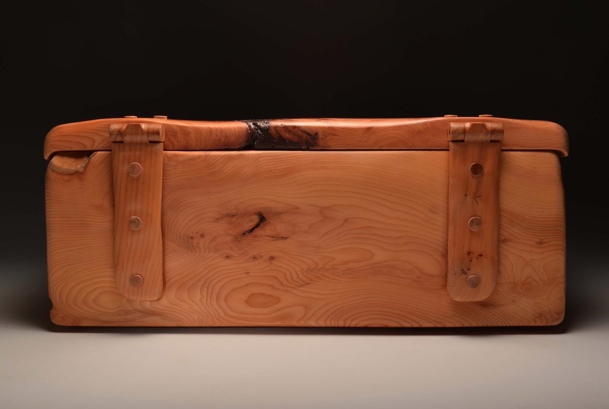 Distinctboxes's tweet photo. A commissioned solid Yew chess piece box - 0081 - https://t.co/uOqKzlpf6z … https://t.co/wRw6ati2jA