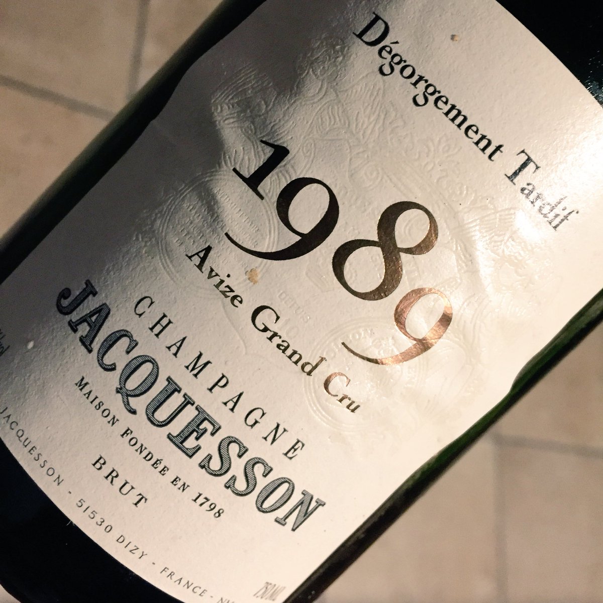 AlbertoLupetti's tweet photo. What a #champagne ! Jacquesson Avize 1989 (the first one) reborn as DT: a masterpiece! Bravo Chiquet brothers! https://t.co/KrYq09fsPw