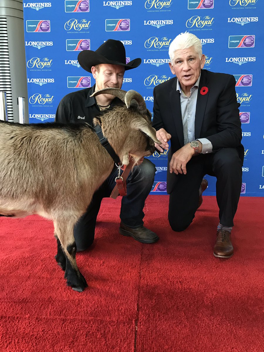 Having a pre-game pep talk with the legend <a href="/MapleLeafs/">Toronto Maple Leafs</a> Alumni Rick Vaive #StickOnTheIce #RoyalGoat #RAWF16