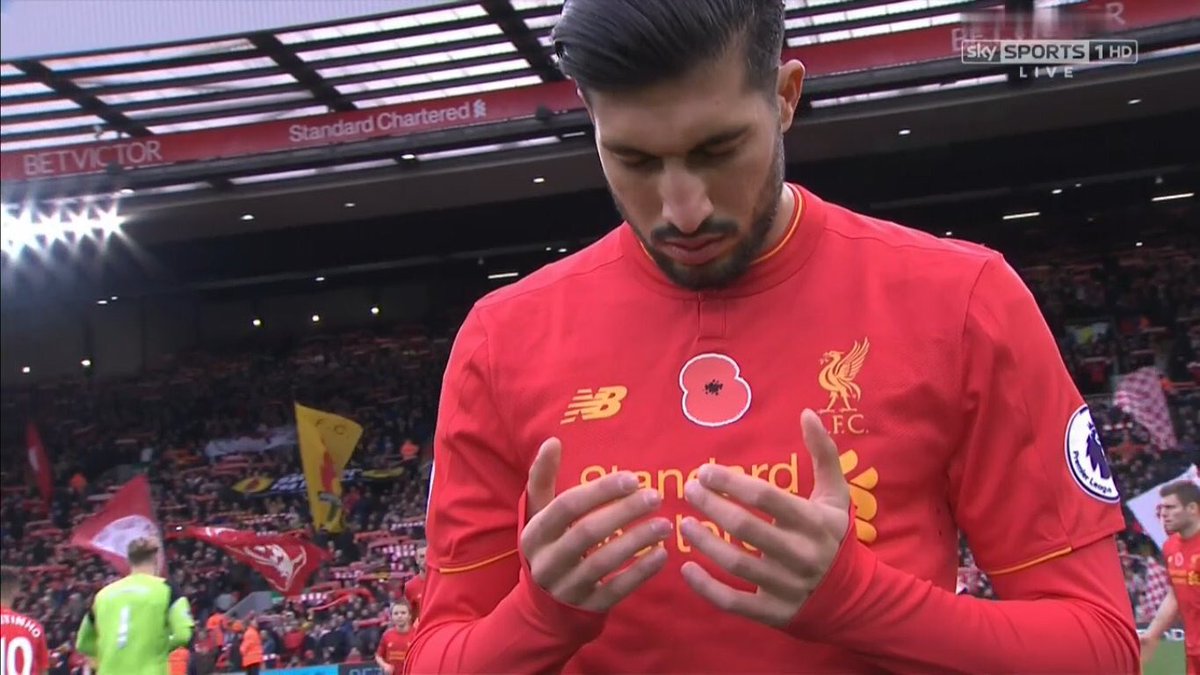𝓐𝓭𝓪𝓶 On Twitter Emre Can A German Muslim Of Turkish Heritage Prays To Allah As He Wears A Poppy On His Liverpool Jersey Multiculturalism Must Be Dead Https T Co Ntgbnggqdo Twitter