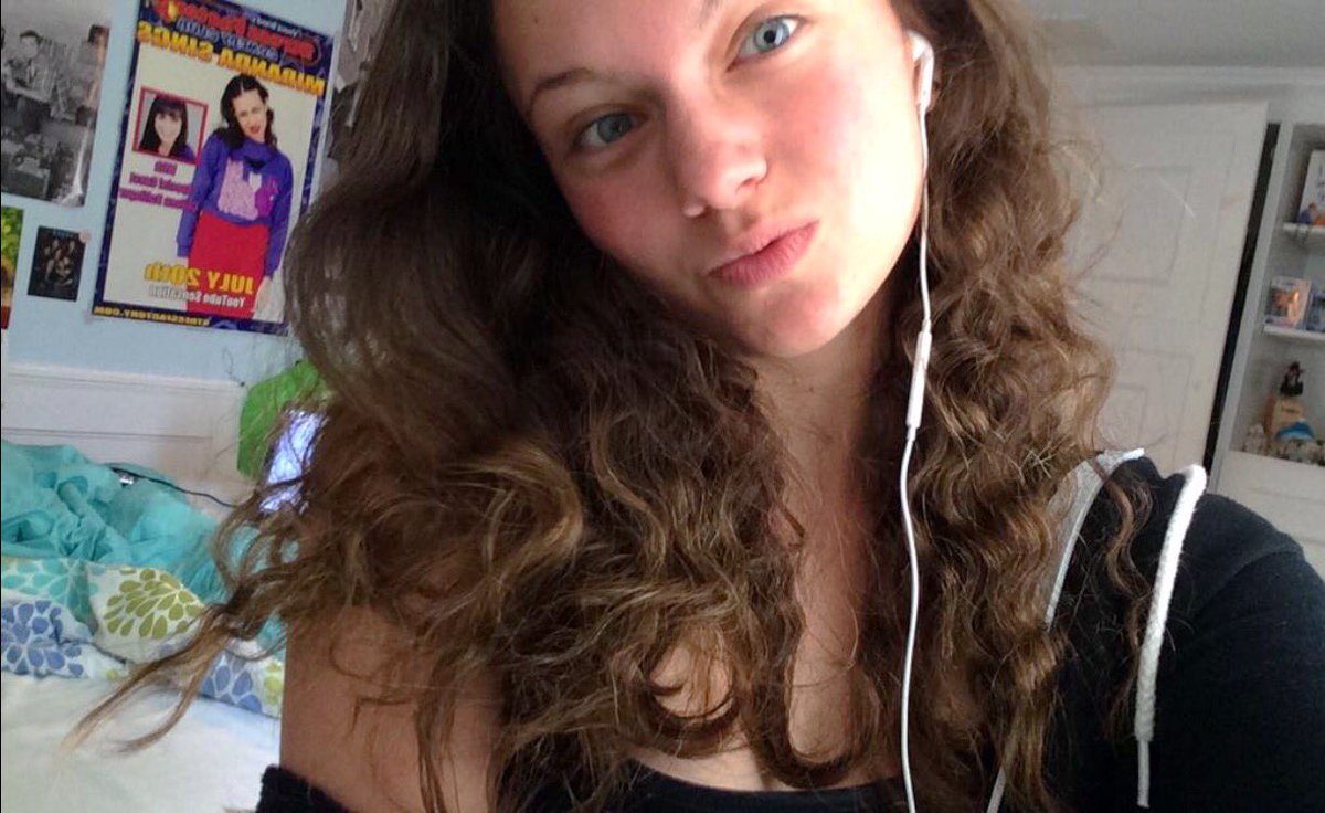 vaughnbroderick's tweet image. laur- post one of these
me- i don&apos;t have any makeup on
laur- SO 
@runnnandgo