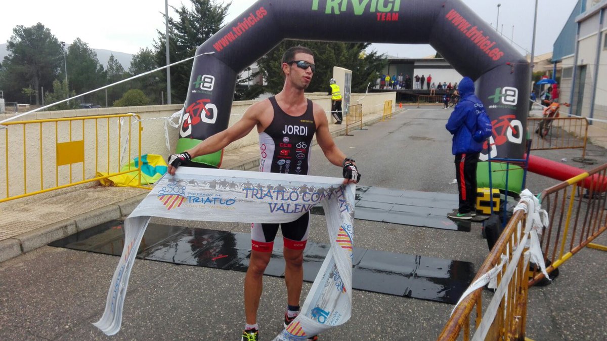 Banyeres acogió la primera jornada del #DuCrossExtrenme @FedTriatloCV <a href="/Sense_Limits/">Sense Límits</a> triatlocv.org/116-noticias-t…